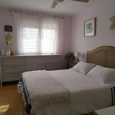 Spacious And Bright Family In Alicante.