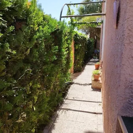 Spacious And Bright Family In Alicante. *